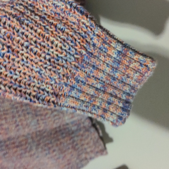 XS volcom multi colour sweater - Picture 5 of 5